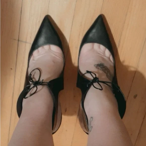 Almost new LB red bottom shoes authentic - Picture 2 of 2